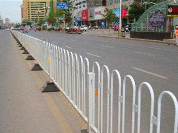 隔離帶護欄網(wǎng)圖片4
