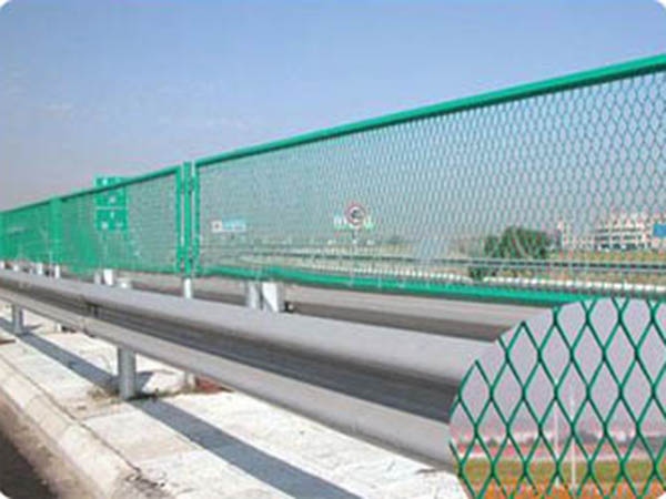 橋梁防護(hù)欄圖片2