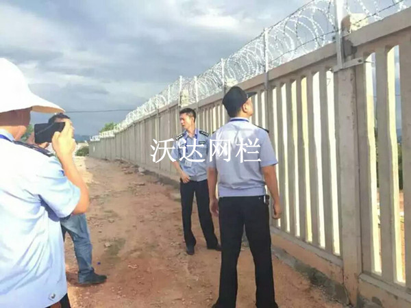 贛鐵路客專刺絲滾籠項目工程