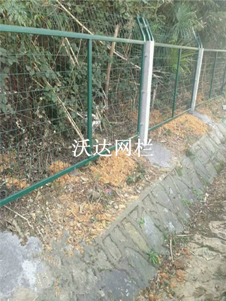 赤峰滬昆鐵路貴州段防護柵欄護欄網項目圖片4 赤峰滬昆鐵路貴州段防護柵欄護欄網項目圖片4