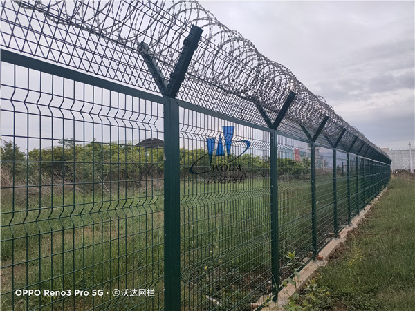 云南機(jī)場(chǎng)鋼筋網(wǎng)圍界護(hù)欄網(wǎng)
