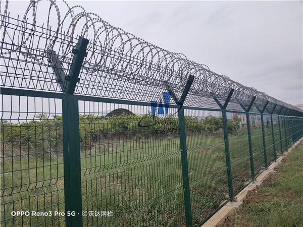 云南機(jī)場(chǎng)鋼筋網(wǎng)圍界護(hù)欄網(wǎng)圖片6
