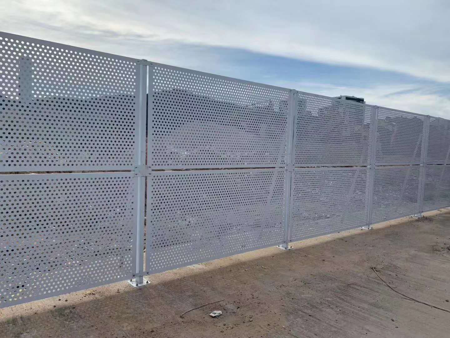 沖孔網護欄圖片4