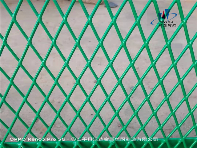 鋼板網(wǎng)護(hù)欄圖片2