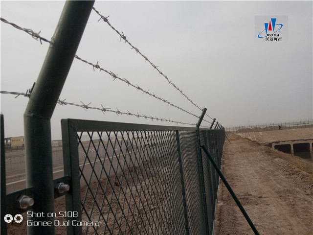 北京大興機場附近河道護(hù)欄網(wǎng)案例圖片2