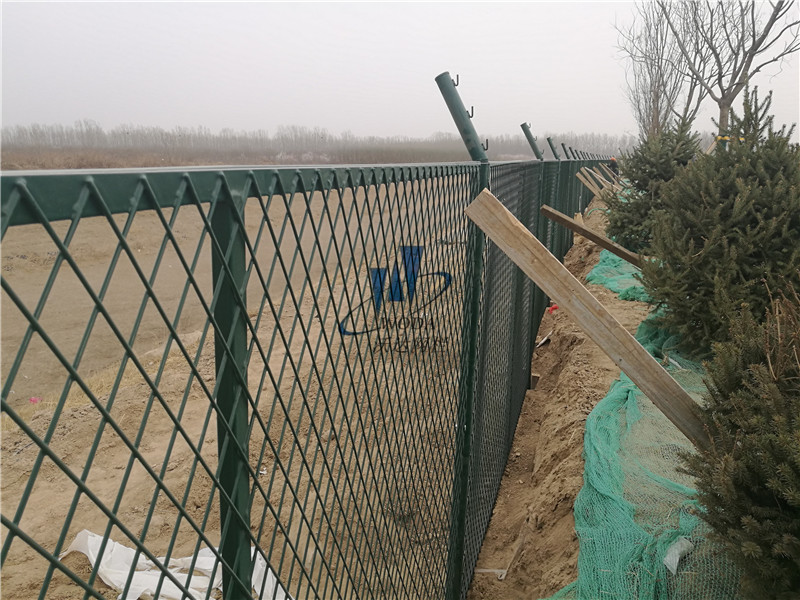北京大興機場附近河道護(hù)欄網(wǎng)案例圖片8