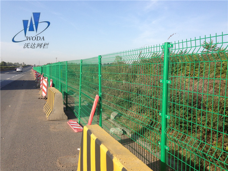 公路護(hù)欄網(wǎng)圖片1
