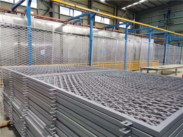 赤峰刀片刺網(wǎng)護欄圖片6