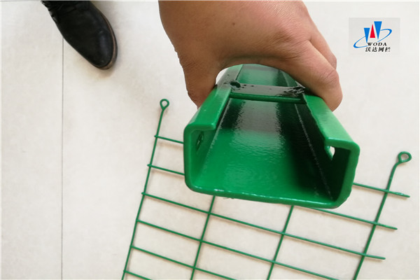 C型柱隔離柵圖片5