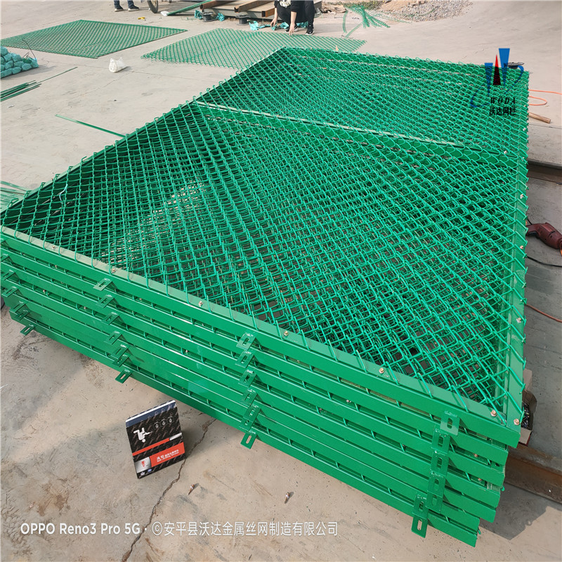 勾花護(hù)欄網(wǎng)圖片5 勾花護(hù)欄網(wǎng)圖片5