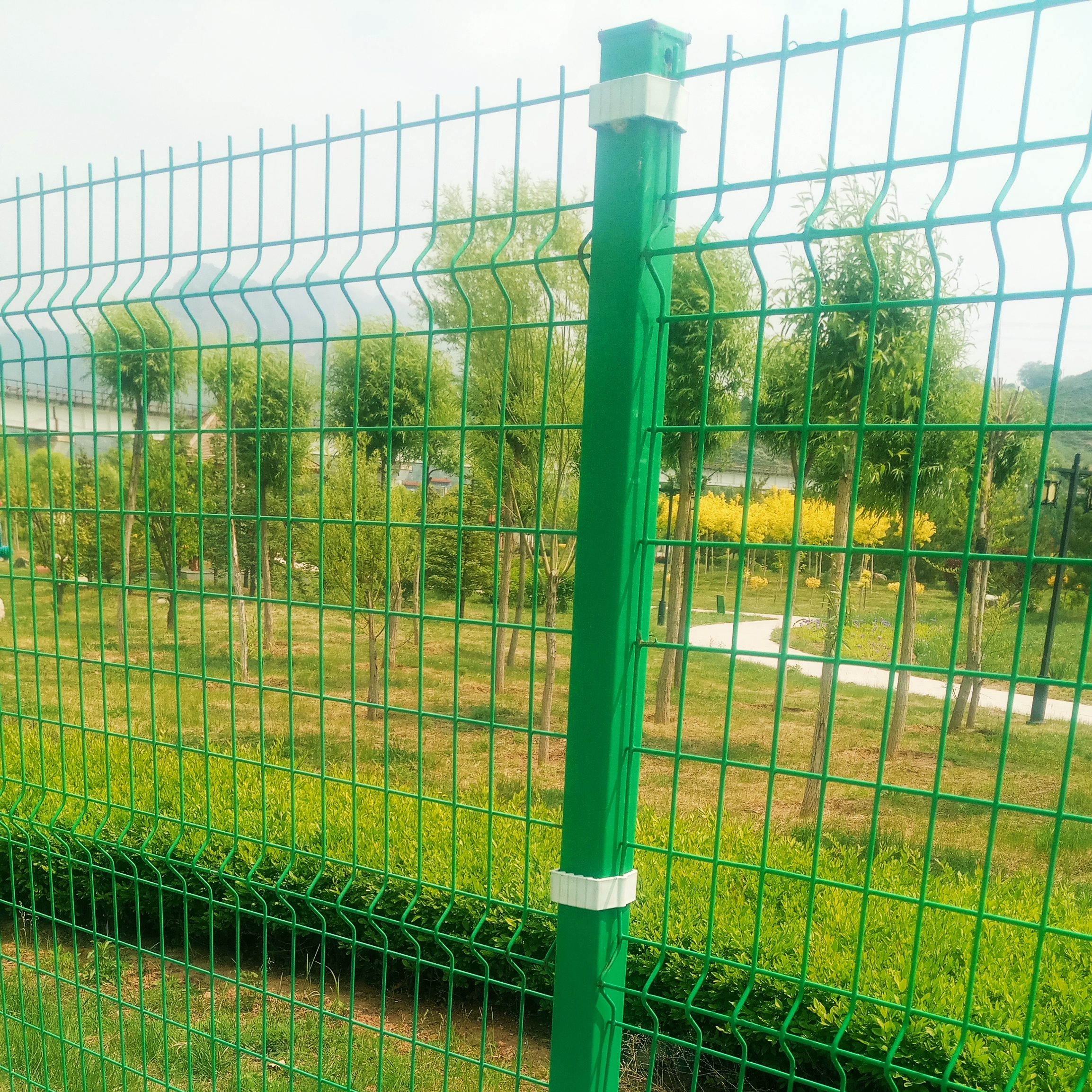 園林隔離網(wǎng)圖片8